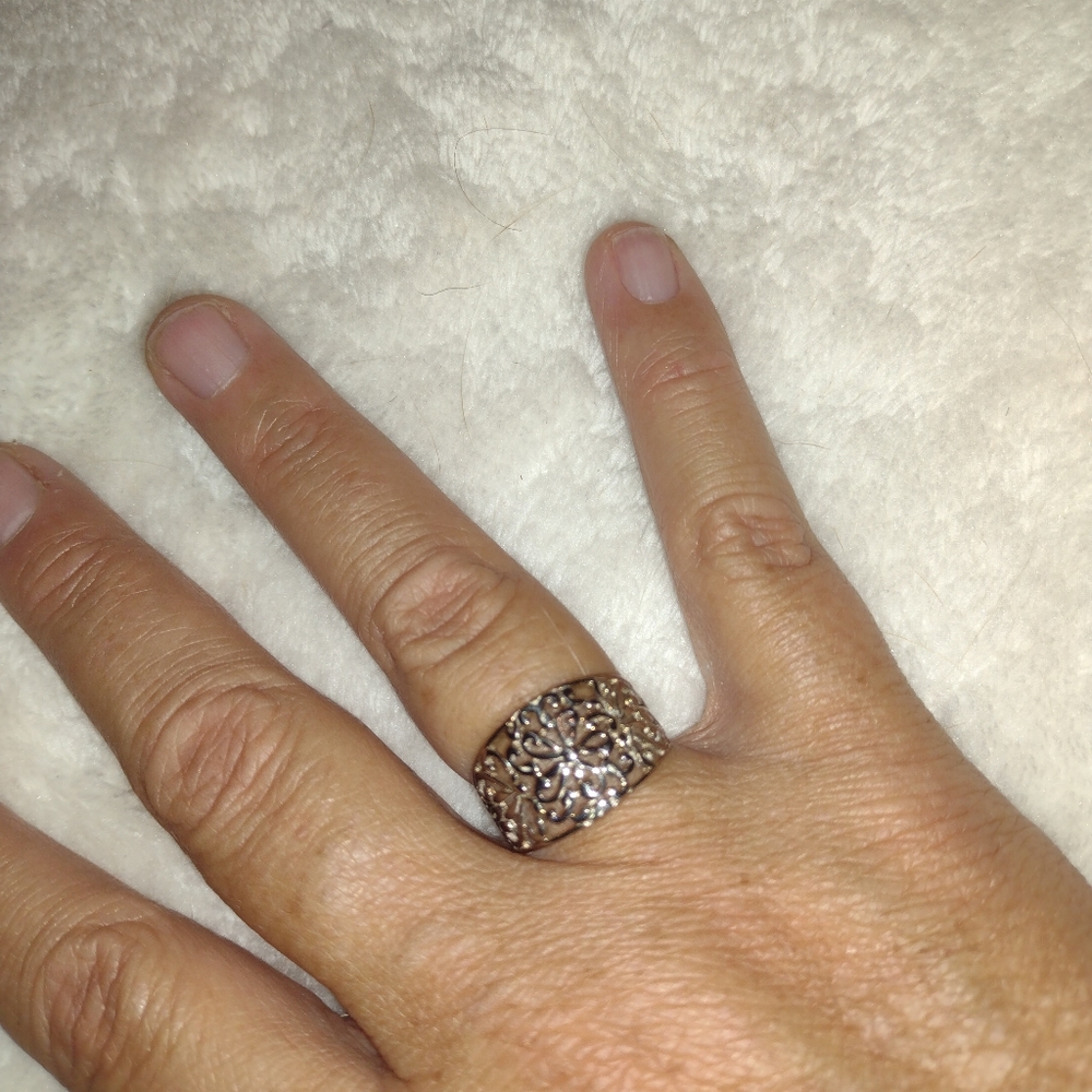 Ring - Picture 3 of 3